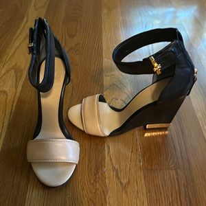 Tory Burch tan/black wedges